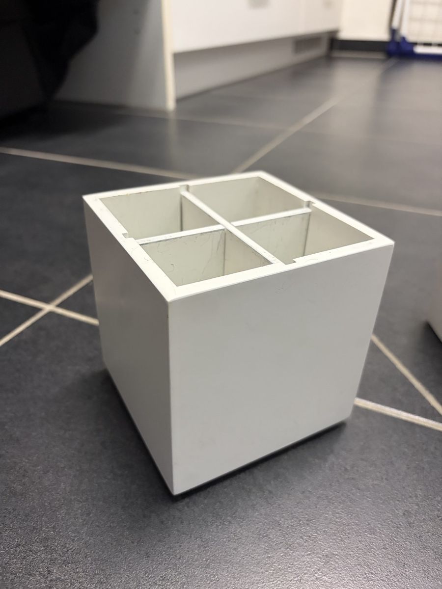 Ikea Fixations: Stiftehalter – D'occasion à Koppigen par mik_xqd6