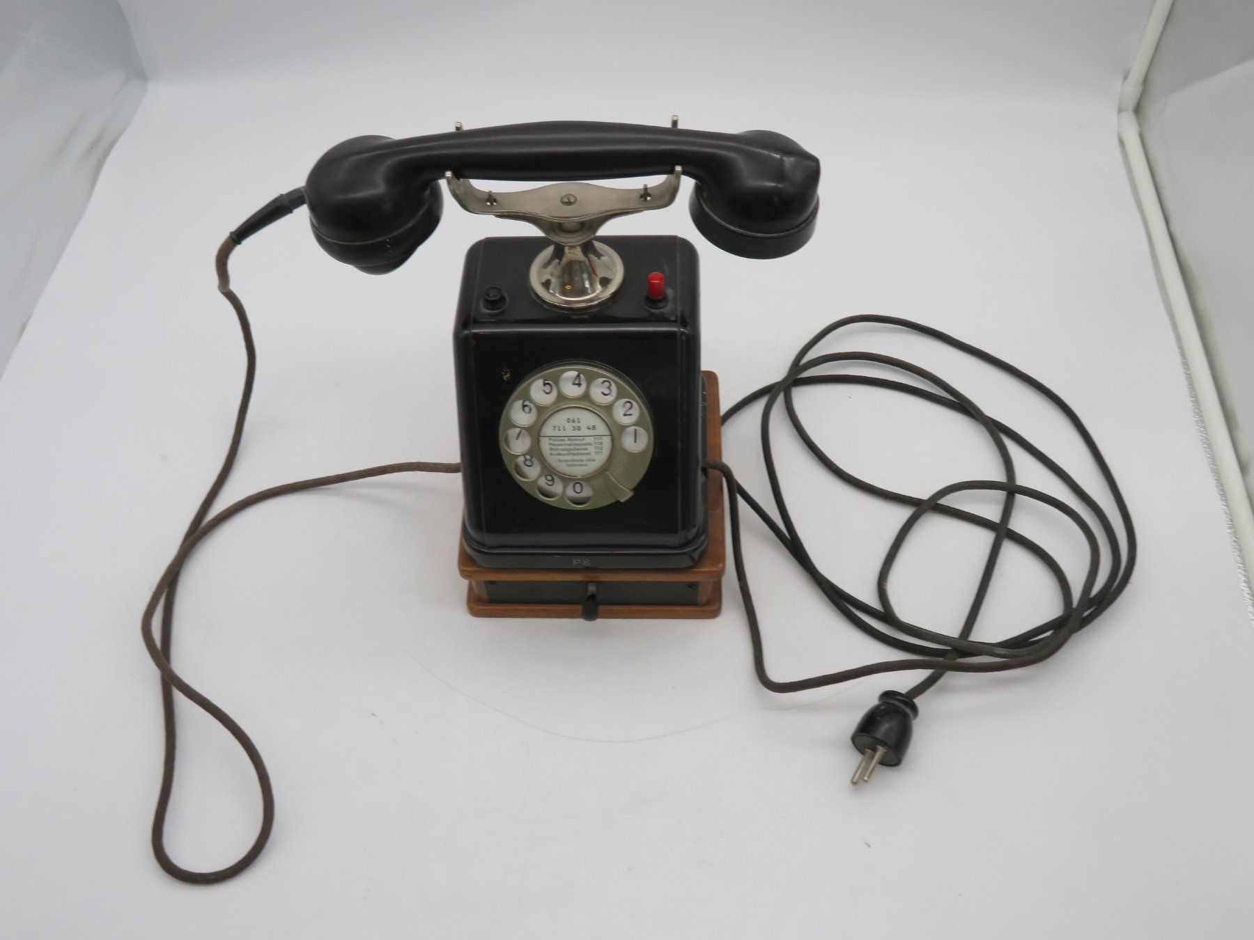 Siemens Telefone: Waehlscheibentelefon PTT mit Bakellithörer – Gebraucht aus Reinach BL von WBZ-Flohmarkt