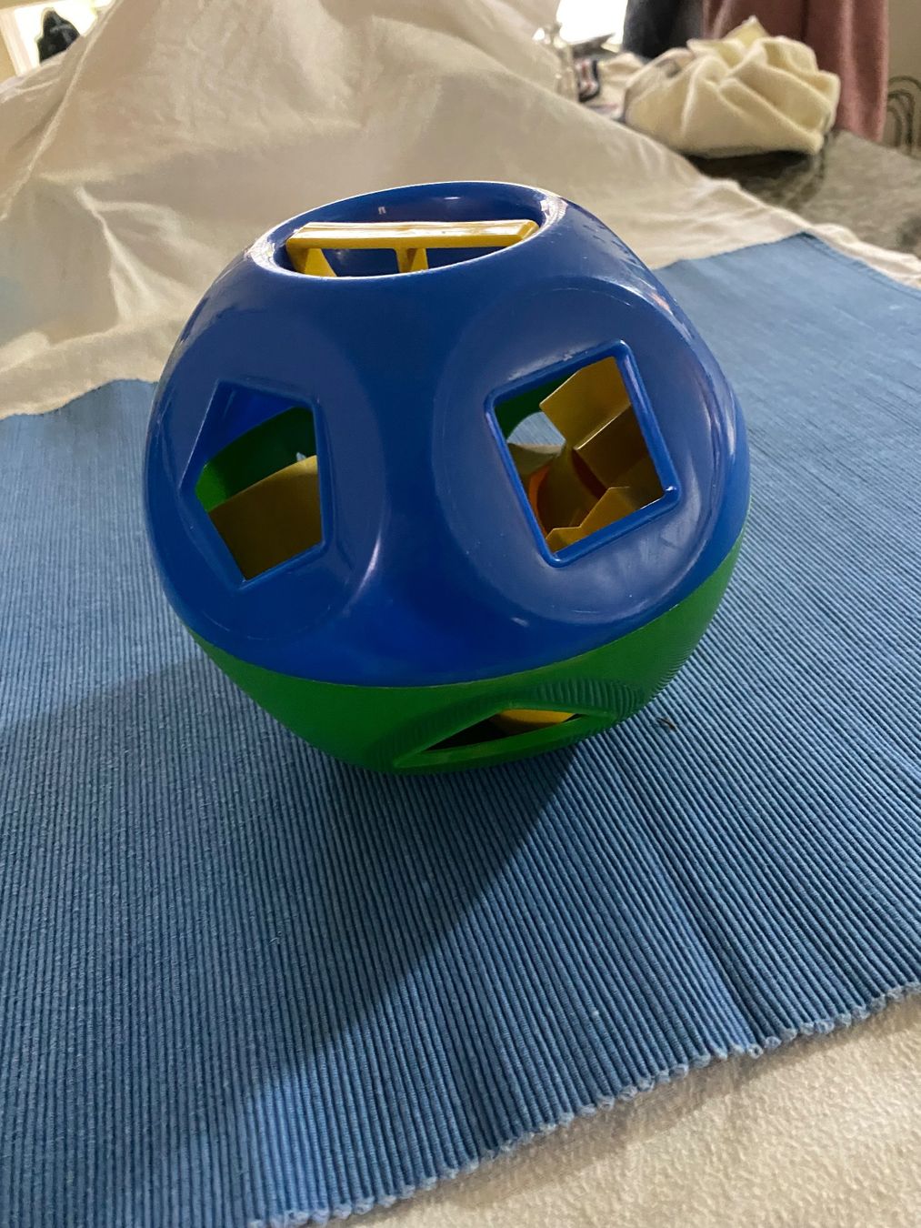 Jouets: Tupperware Shape- O Ball, Motorikball – D'occasion à Allenwinden par Obalu