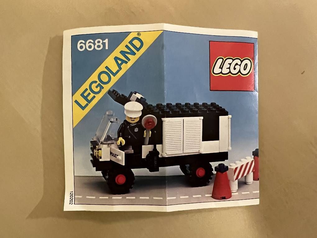 Spielzeuge: Lego Vintage Polizeiauto 6681 – Gebraucht aus Zürich von Voerny 2