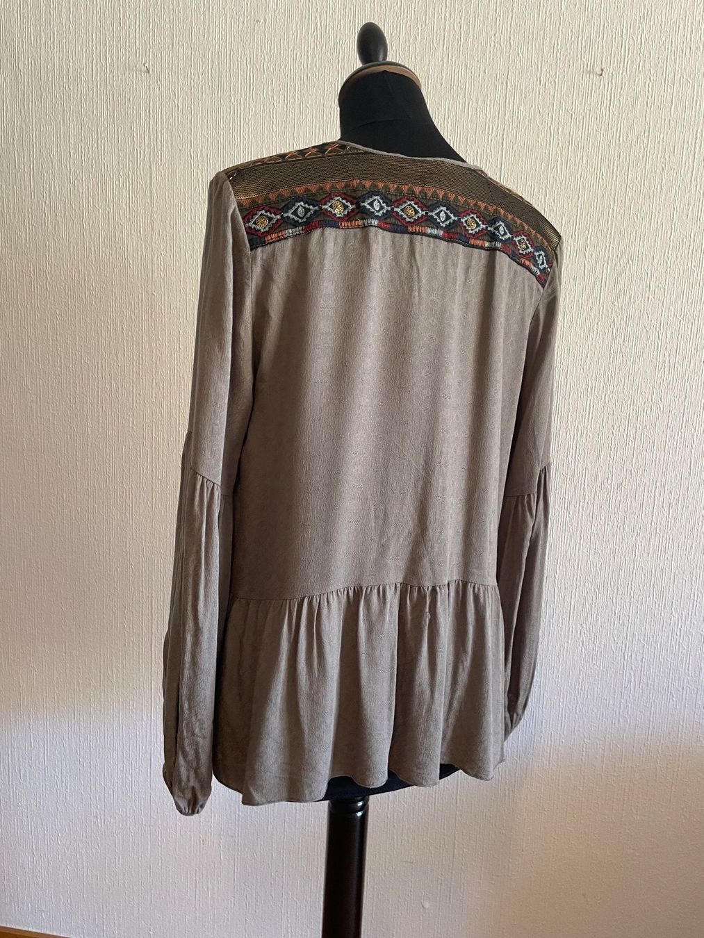 Camicette: Superbe blouse brodée, Bijou les Boutiques, S – Nuovo (secondo la descrizione) da Vevey venduto da chr_5pvx 5