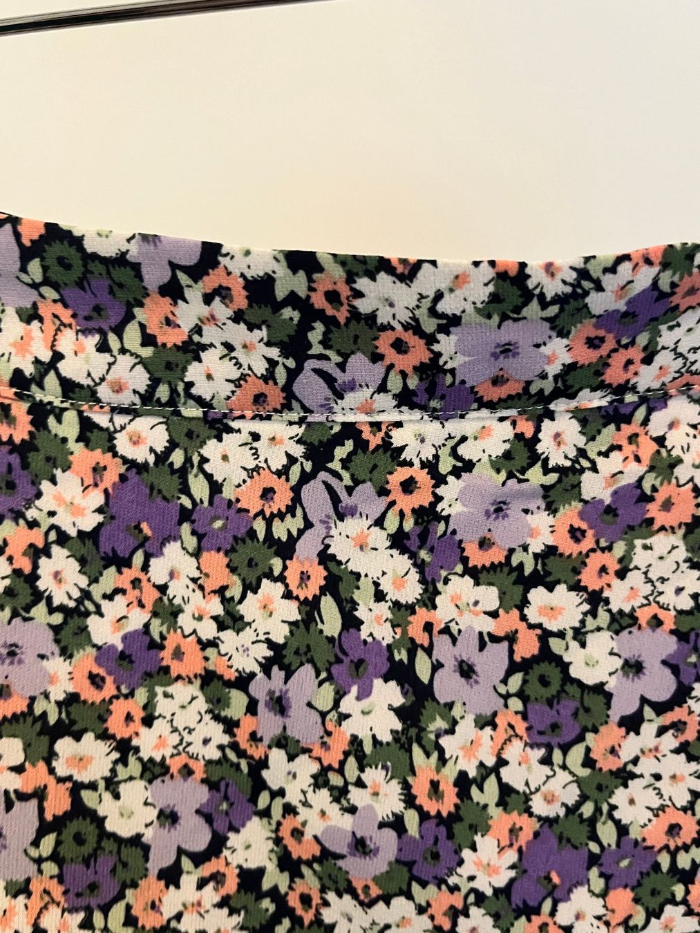 Na-kd Gonne: Jupe NA-KD, Motifs fleurs – Usato da Savagnier venduto da taianab 5