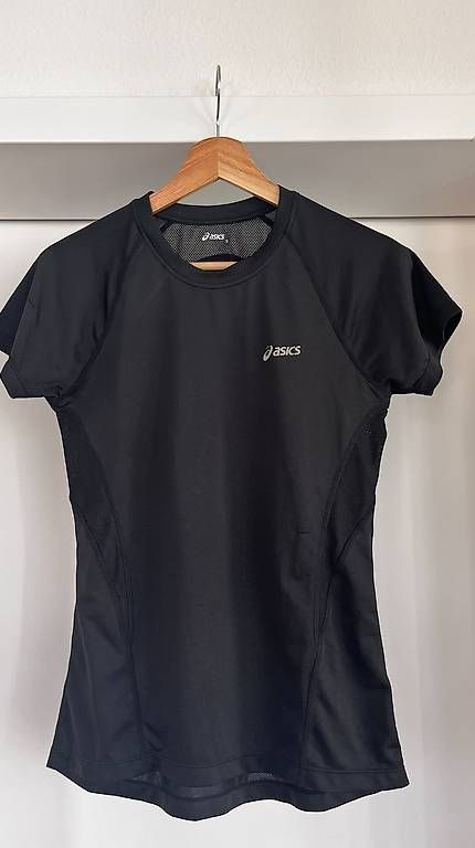 T-shirt: Asics Laufshirt Kurzarm Gr. S – Usato da Liestal venduto da Schatzsucher90