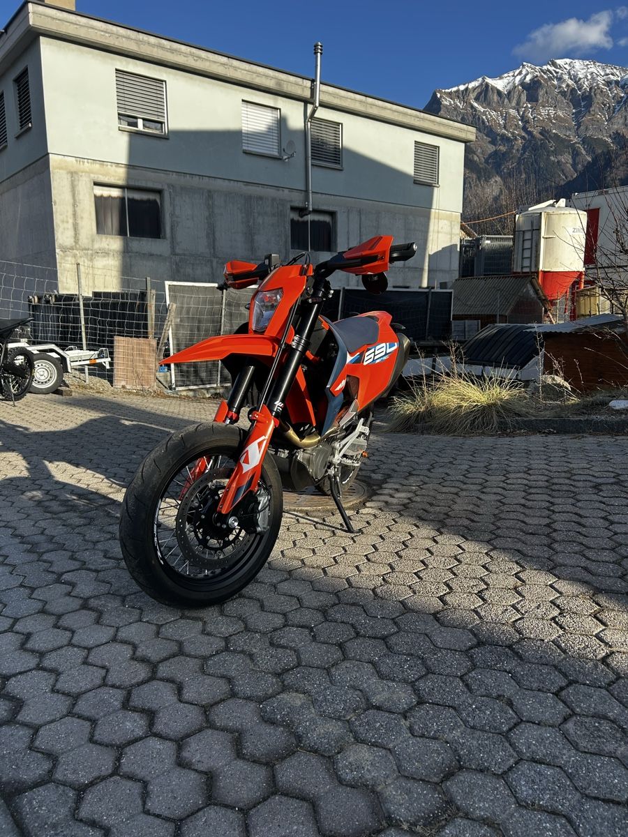 KTM Route: KTM 690 SMC-R – D'occasion à Maienfeld par MoehrAG 1