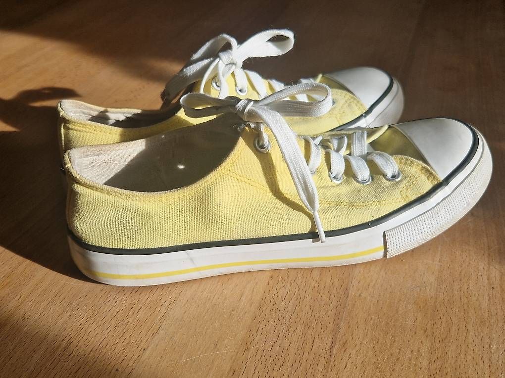 Scarpe da donna: Schuh gelb  gr 38 – Usato da Bowil venduto da frittillaria84