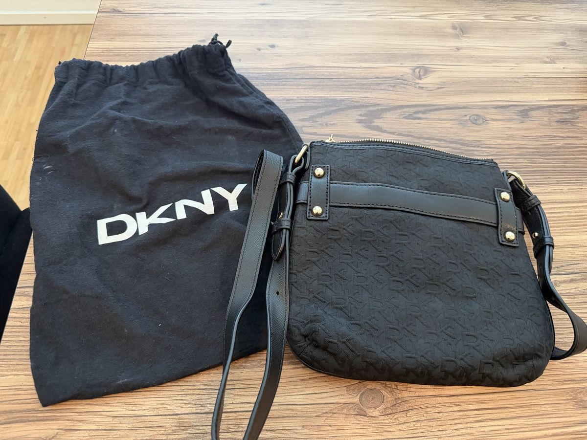 Borse da donna: NEU! DKNY Umhängetasche  – Nuovo e nell'imballaggio originale da Winterthur venduto da Cinderella83