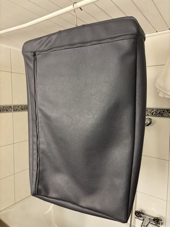 Camping Kleiderschutzhüll inklusive Kleiderbügel gebrauch