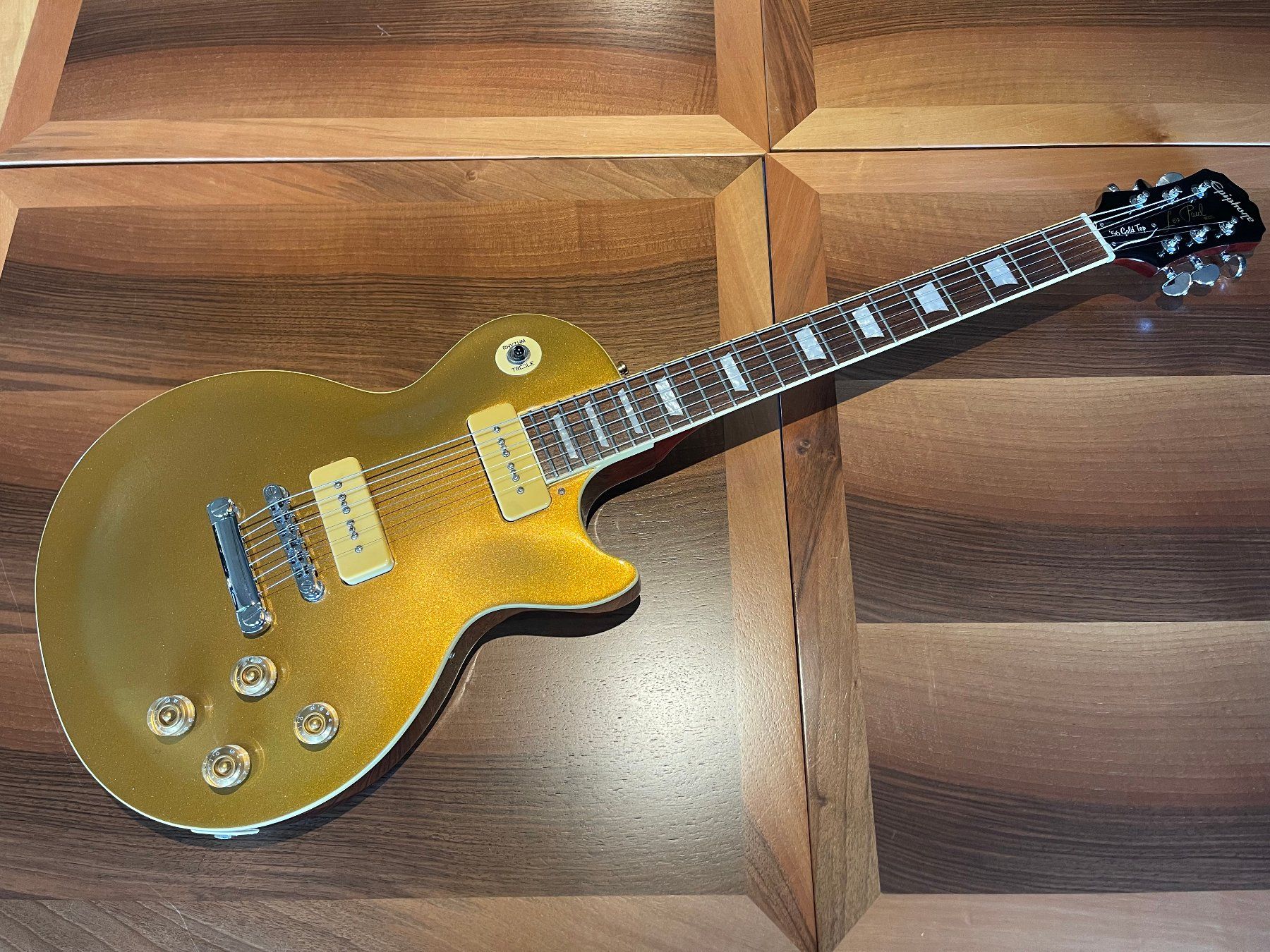 Epiphone Strumenti musicali: EPIPHONE Les Paul '56 Gold Top E-Gitarre inkl. Koffer – Usato da Kaiserstuhl AG venduto da GTM-Kaiserstuhl