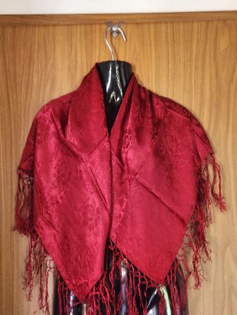 Carré en soie rouge avec franges, 100% soie