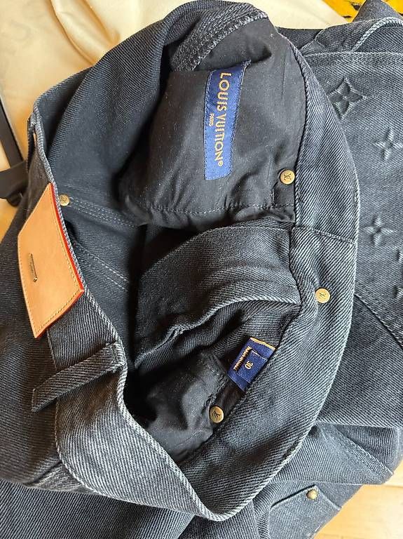 Jeans: Louis Vuitton Black Carpenter Taille 30 + Facture – D'occasion à Genève par gae_5vrx 1