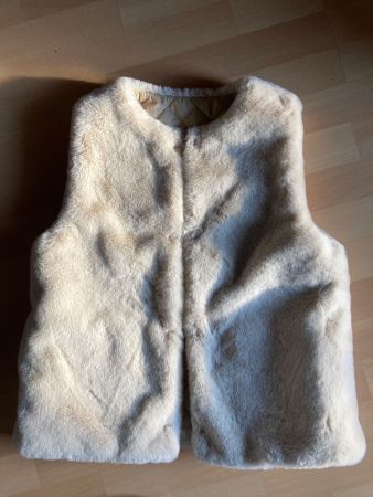 Kuschelige ZARA Veste Grösse 152