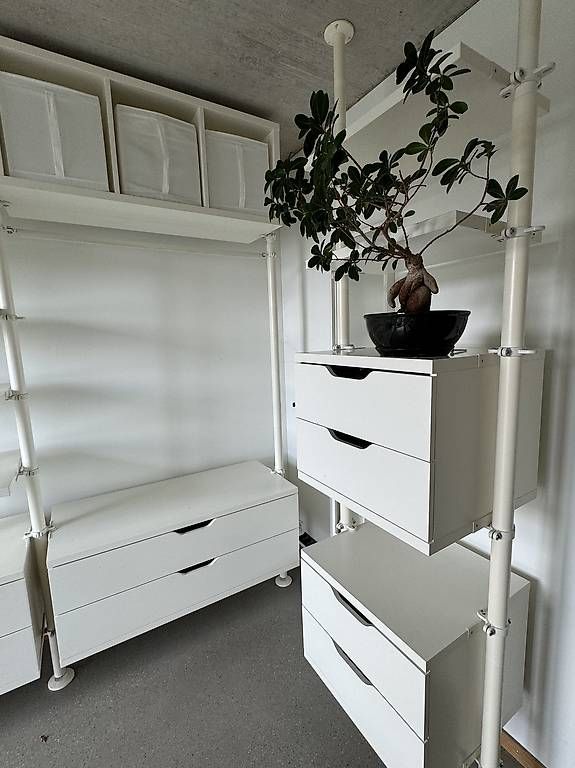 Ikea Garderobe: Ikea Stolmen/Elvari Schranksystem – Gebraucht aus Zürich von Backwerk