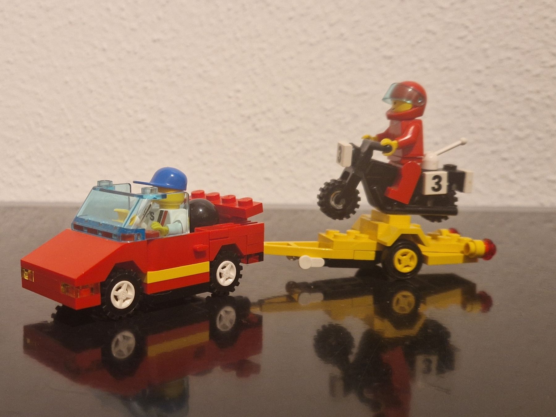 Lego Giocattoli: Auto mit Anhänger und Motorrad  – Usato da Opfikon venduto da Meug 1