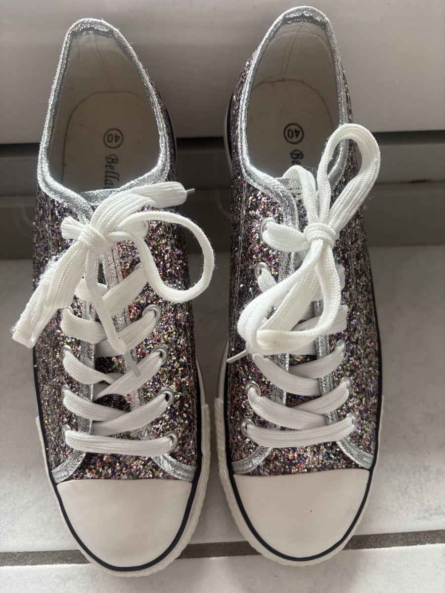 Scarpe da donna: Chucks mit Special Effekt Gr. 40 – Nuovo (secondo la descrizione) da Greifensee venduto da Habkern 3