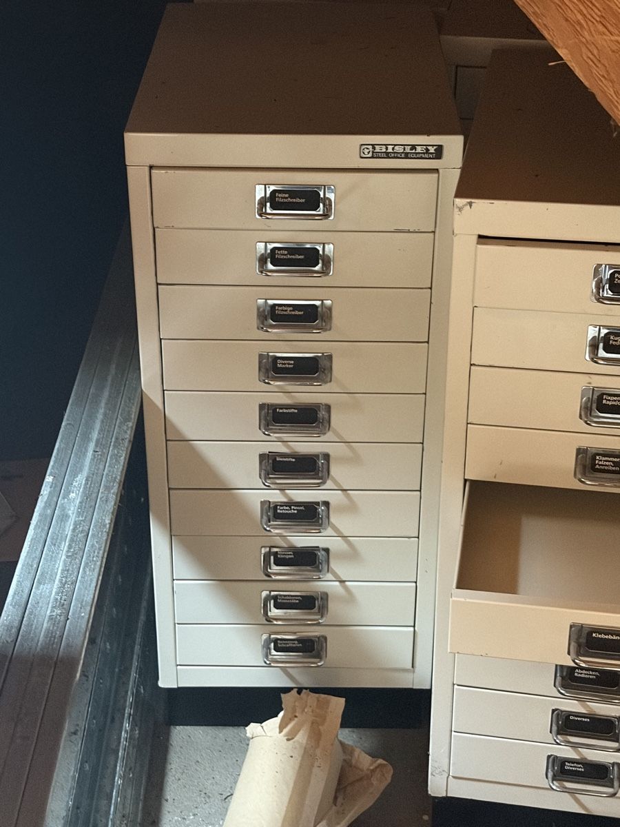 Cassettiere: BISLEY MultiDrawer, 29er Serie in Creme – Usato da Zürich venduto da Celhelfel