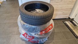 Bridgestone 215/50R19 Sommerreifen.