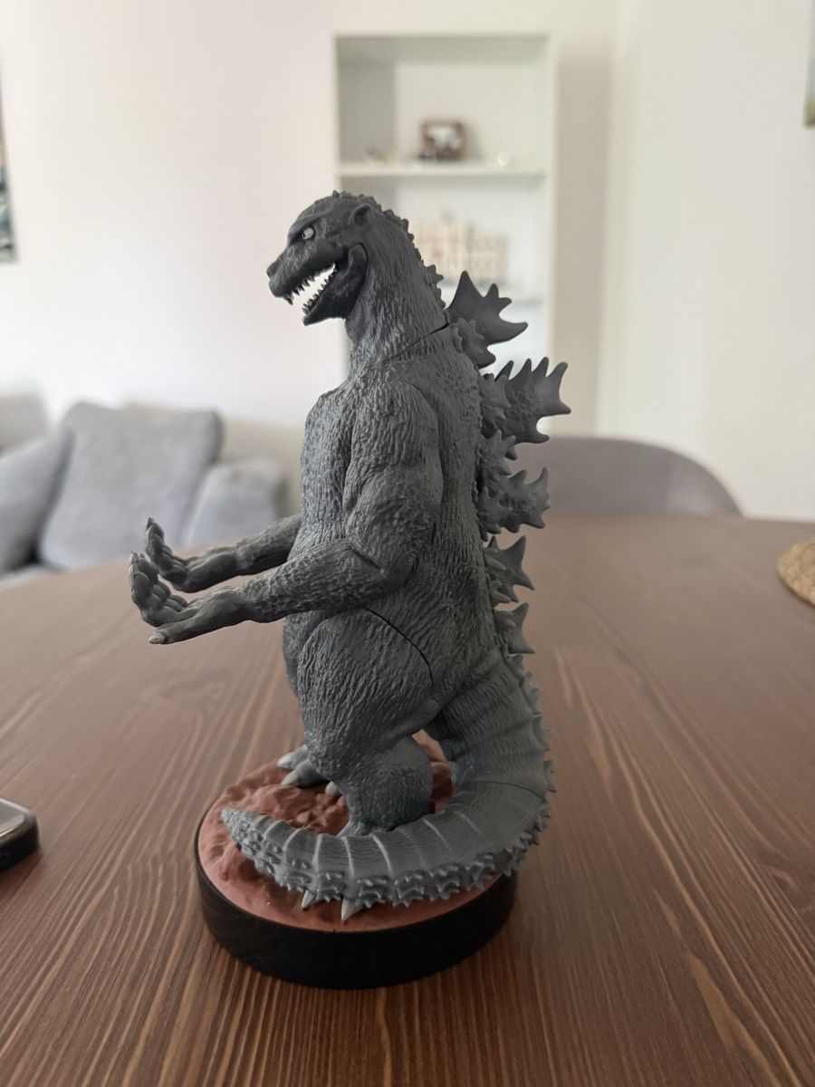 Figuren: Godzilla figure phone and controller holder new – Gebraucht aus Winterthur von mar_k8lf