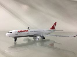 Swissair Airbus A330-300 Modellflugzeug 1:500