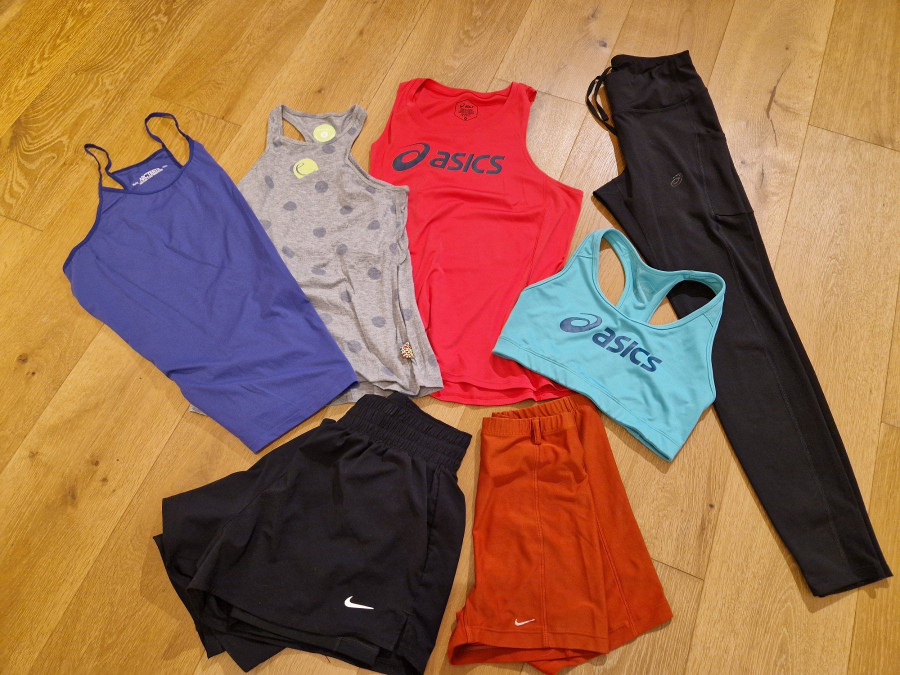 Nike Lots de vêtements: Fitness Set 7 Teilig – D'occasion à Balsthal par Soraia7
