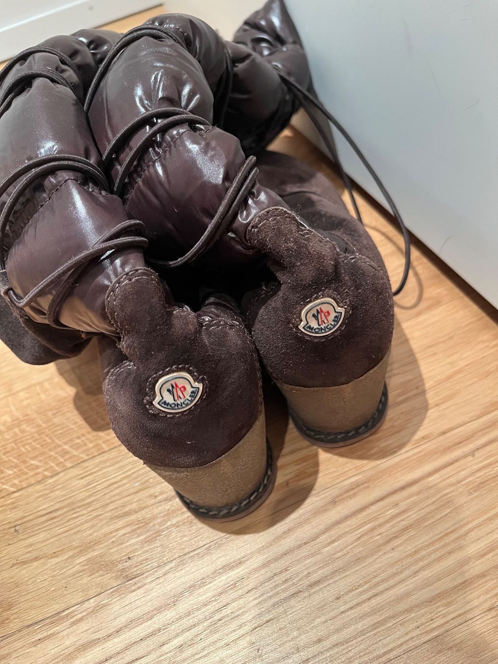 Moncler Damenschuhe: Moncler, Braune Wildleder Winterstiefel, Grösse 36 – Gebraucht aus Baar von sim_5d6l 4