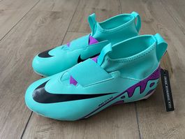 Nike Fussballschuhe Gr. 38.5 NEU