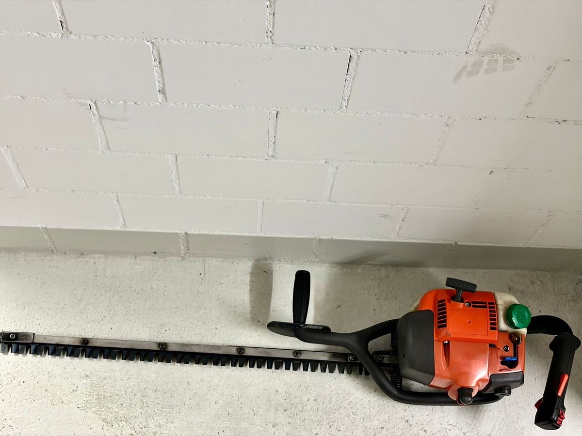 Husqvarna Alle Werkzeuge: Husqvarna 325 HS 75 Heckenschere – Gebraucht aus Holziken von 181281