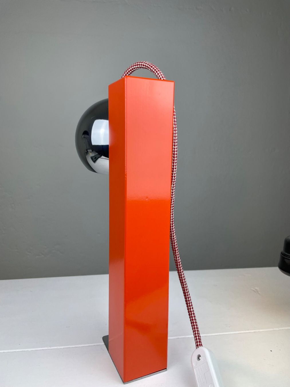 Lampade: Magnetic Eyeball Table Lamp – Usato da Genthod venduto da lightyear63 5