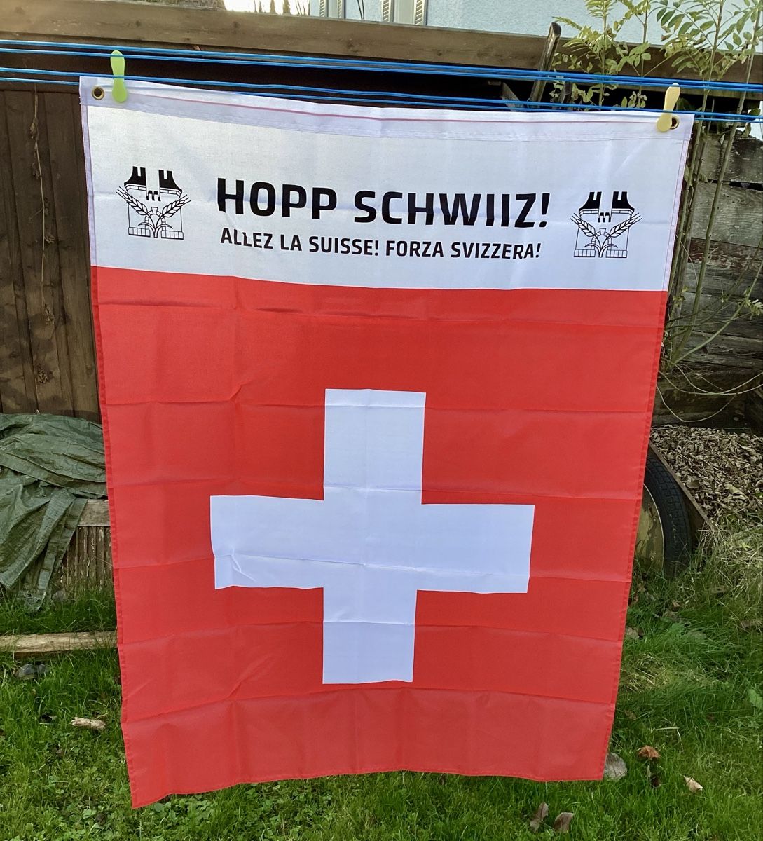 Feldschlösschen Bandiere: Fan-Set von Feldschlössli Schweiz – Nuovo (secondo la descrizione) da Niederlenz venduto da lil_jxk8 3