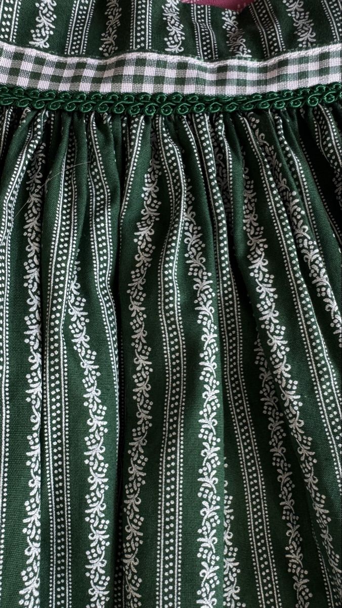 Vestiti: Dirndl, massgeschneidert, ca. Gr. 36 - neuwertig – Nuovo (secondo la descrizione) da Zürich venduto da Aya03 8