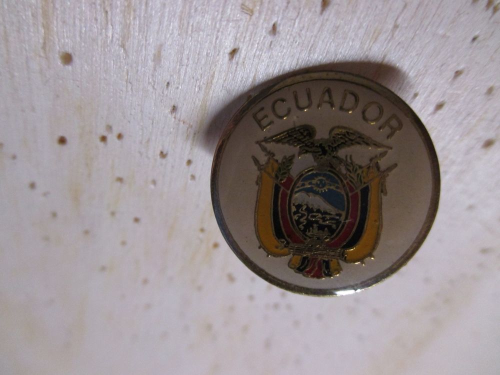 Ecuador Pin (Neu (gemäss Beschreibung)) in Felsberg für CHF 0.5 – mit ...