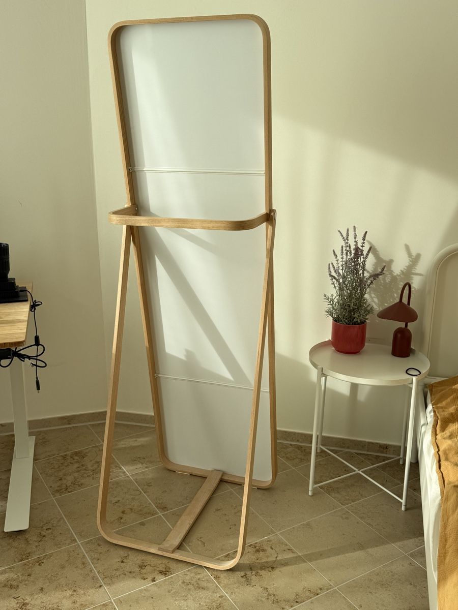 Ikea Specchi: IKEA IKORNNES standing mirror – Usato da Zürich venduto da SmilingPanda 2
