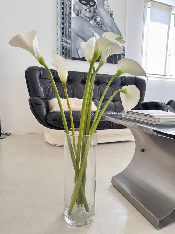 Grand Vase Avec Fleur Artificielle