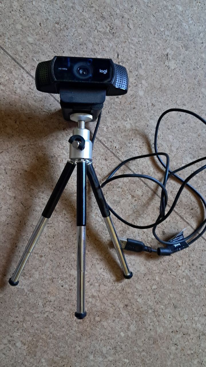Logitech Webcam: Logi HD 1080p Kamera Webcam mit Stativ 922 Pro Stream – Usato da Uerikon venduto da Jeanne04