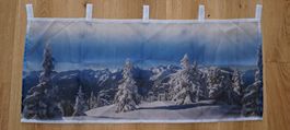 Gardine (Winterlandschaft Berge Tannen) neuwertig.