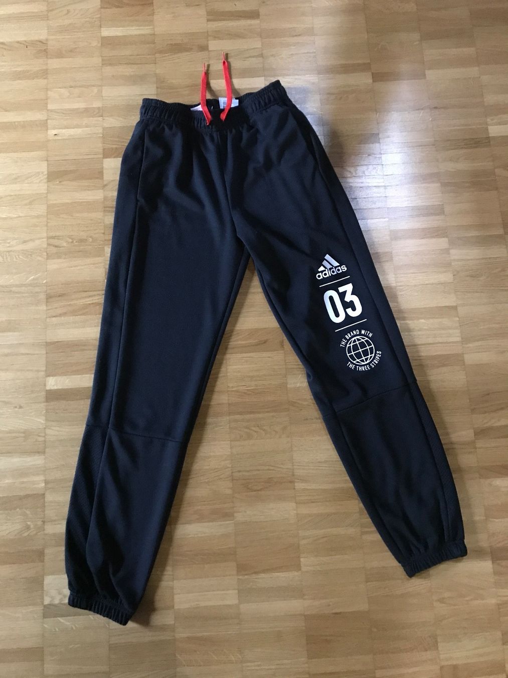 Adidas Pantaloni: Adidas Hose Gr 164 – Usato da St. Margrethen SG venduto da kellenbh