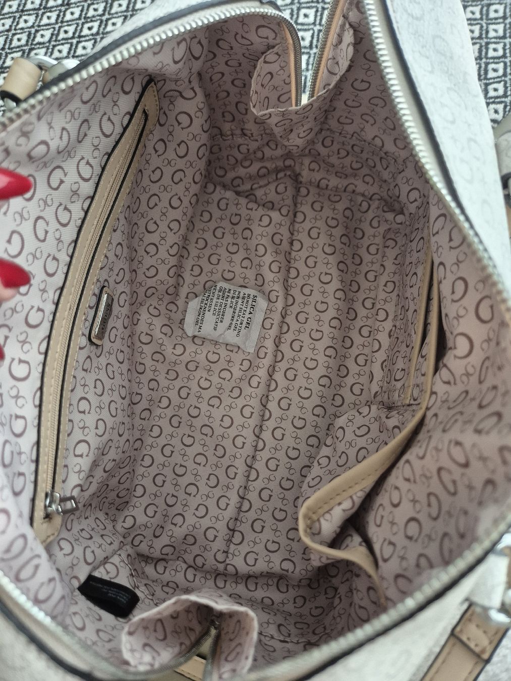 Guess Taschen für Damen: Guess Tasche – Neu (gemäss Beschreibung) aus Weisslingen von Airgate 5