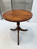 Jolie petite table anglaise vintage en bois massif
