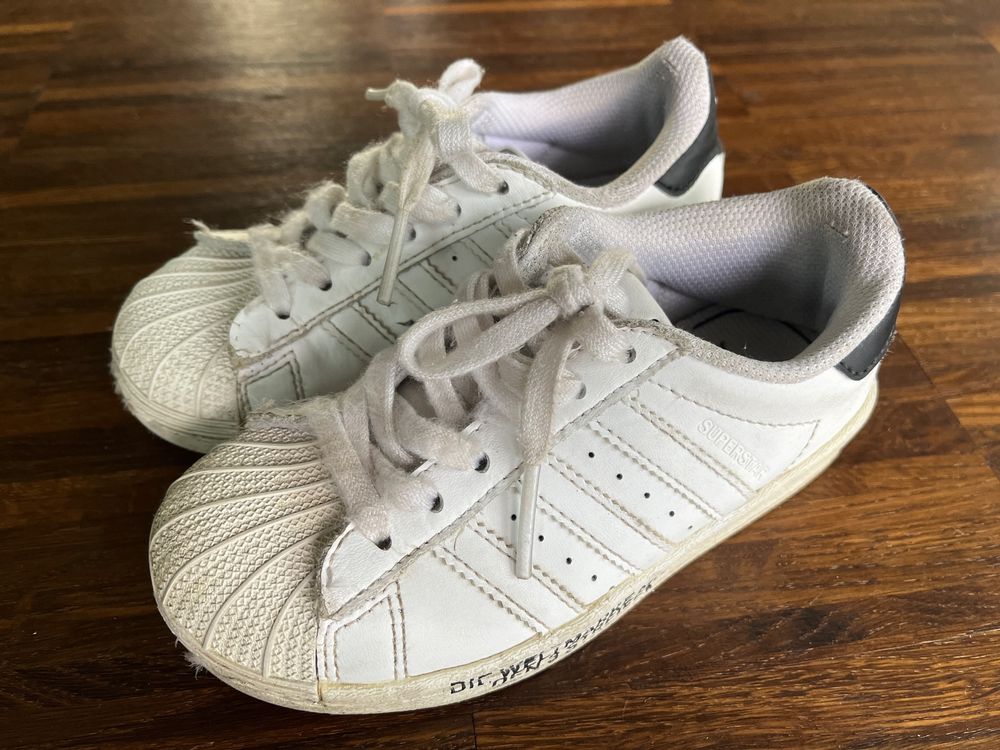 Adidas Scarpe per ragazzi: ADIDAS - Kinder Sneakers Gr. 28 – Usato da Basel venduto da cskim
