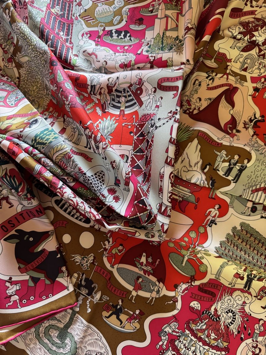 Hermès Foulard & Sciarpe: Hermès carré Exposition Universelle Neuf  – Nuovo e nell'imballaggio originale da Genève venduto da HappyLifestyle 3