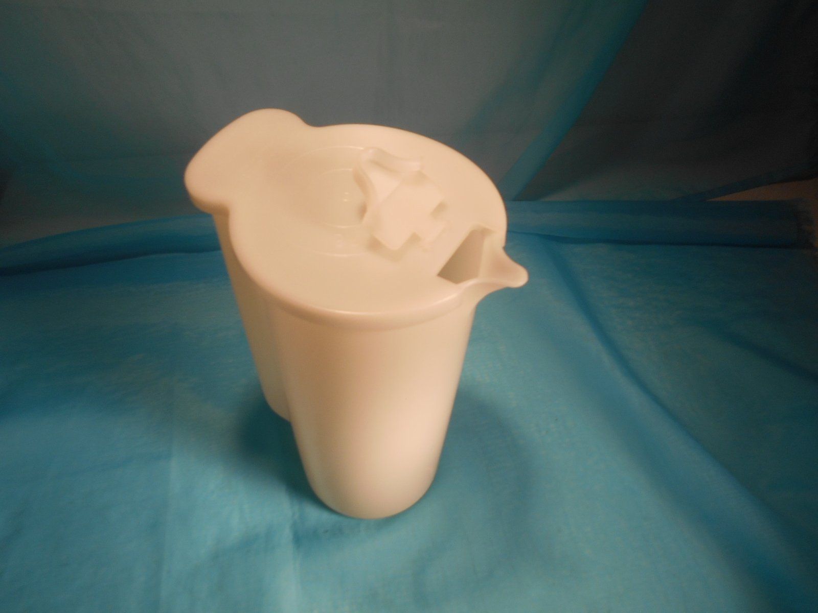 Tupperware Behälter & Ähnliches: Tupperware Kanne, weiss, Vintage – Gebraucht aus Bellach von JingleCherry 1