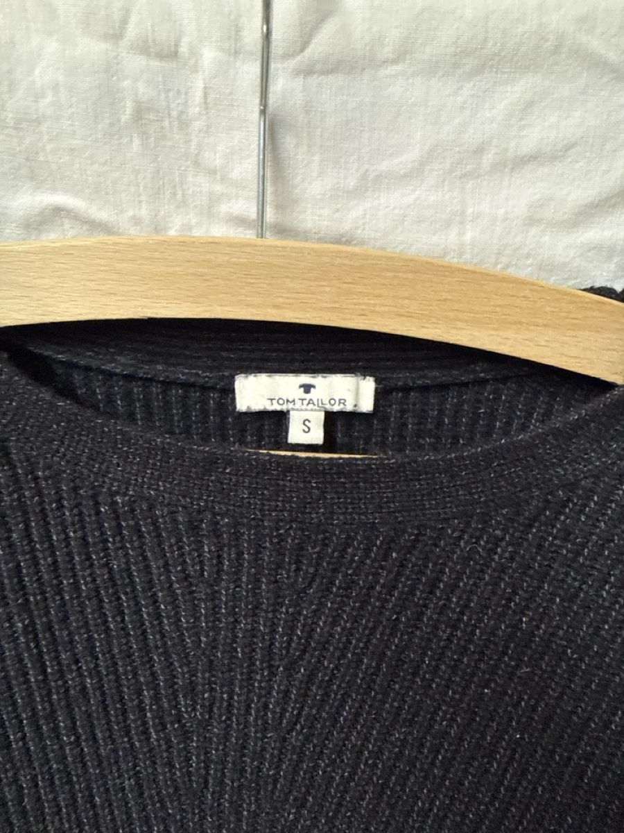 Maglioni & Felpe: Schwarzer Pullover mit Zopfmuster Grösse S für Damen – Usato da Rickenbach b. Wil venduto da Keks42 1