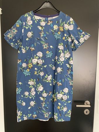 Sommerkleid blau mit Blumenmuster Gr. 44 v. Damenschneiderin
