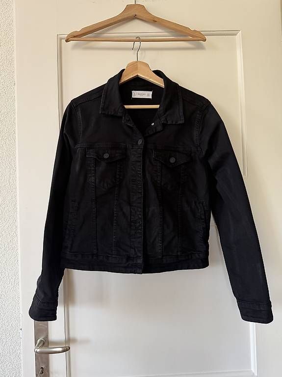 Giacche: SCHWARZE JEANSJACKE – Usato da Zürich venduto da Nadgb1303