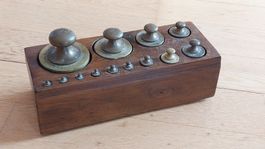 Antik Wagsteine komplett inkl Waage Force