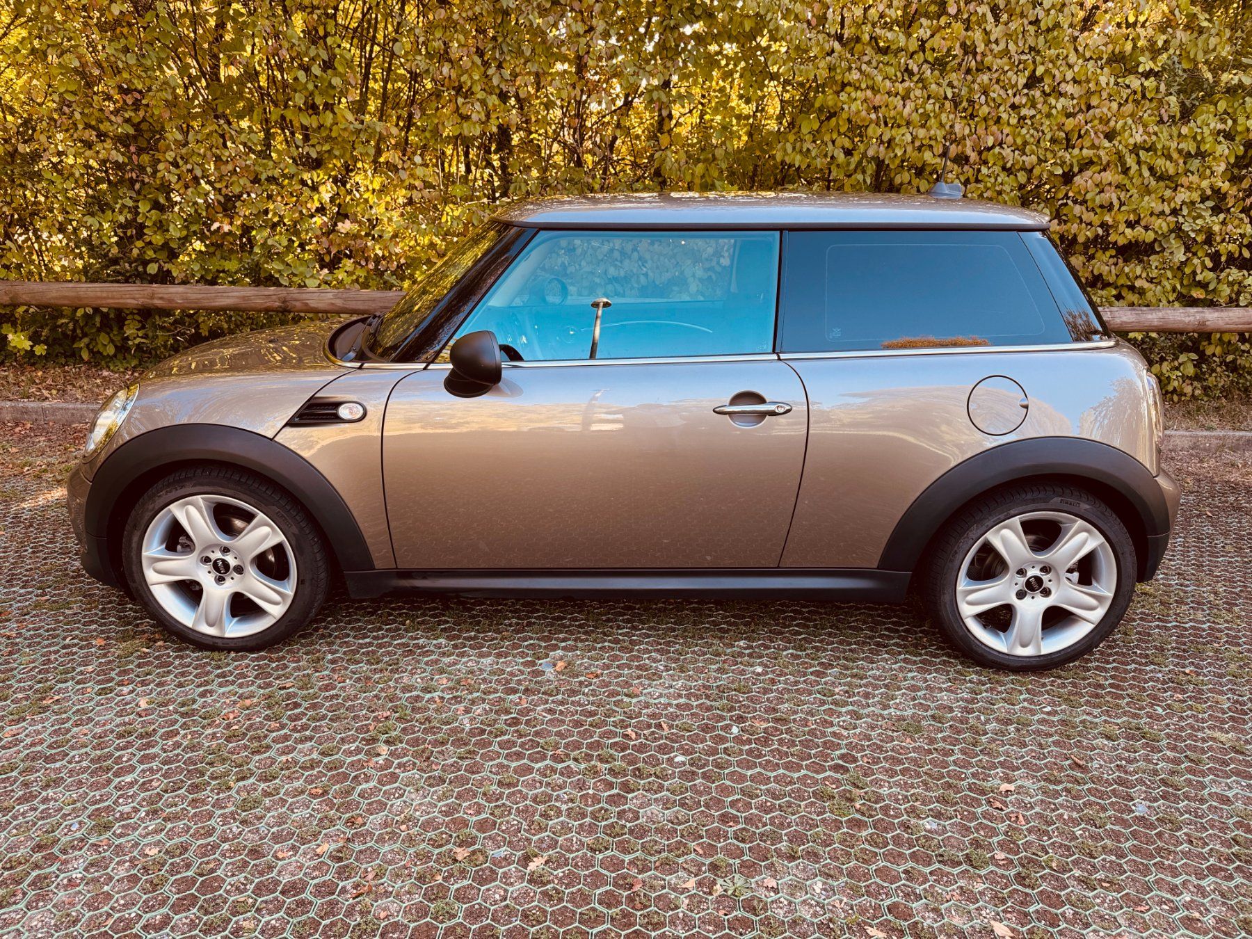Mini Autos: MINI One R56 – D'occasion à Onex par Las_tjf9 1