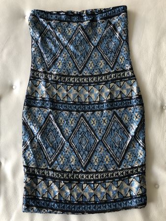 Robe à sequins bleue