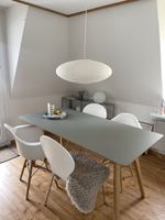Schicker Linoleum Esstisch mit Holzbeinen