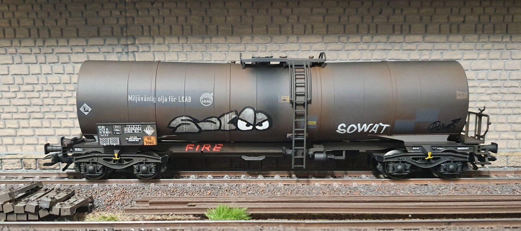 Märklin Modellini di ferrovie: SET WAGONS CITERNE, MARKLIN 47567, PATINE + GRAFFITIS – Nuovo (secondo la descrizione) da Loveresse venduto da FIFILOULOU 5