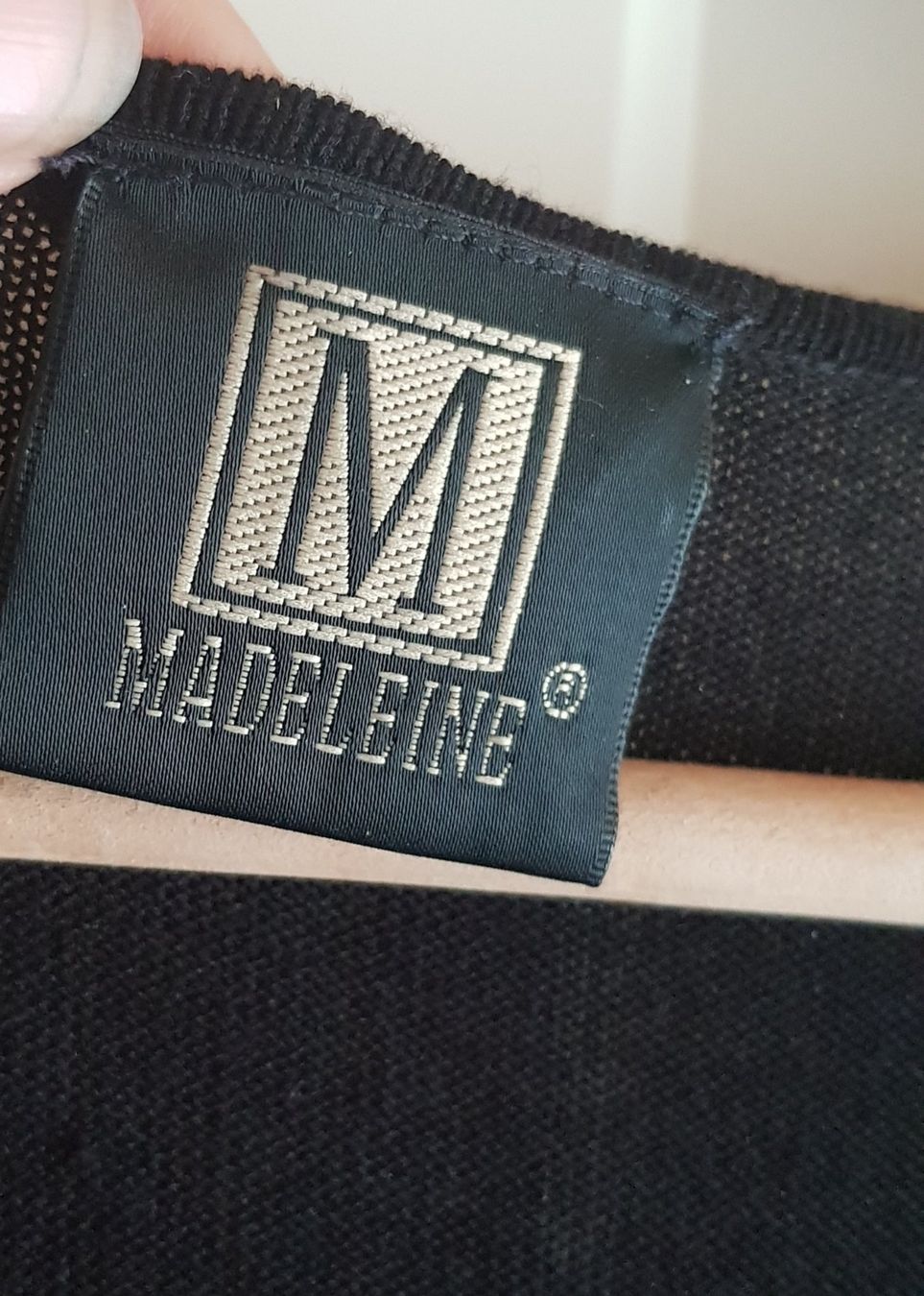 Madeleine Vestiti: Feinstrick Kleid Madeleine Gr 40 Viscose – Usato da Menznau venduto da Valinor 4
