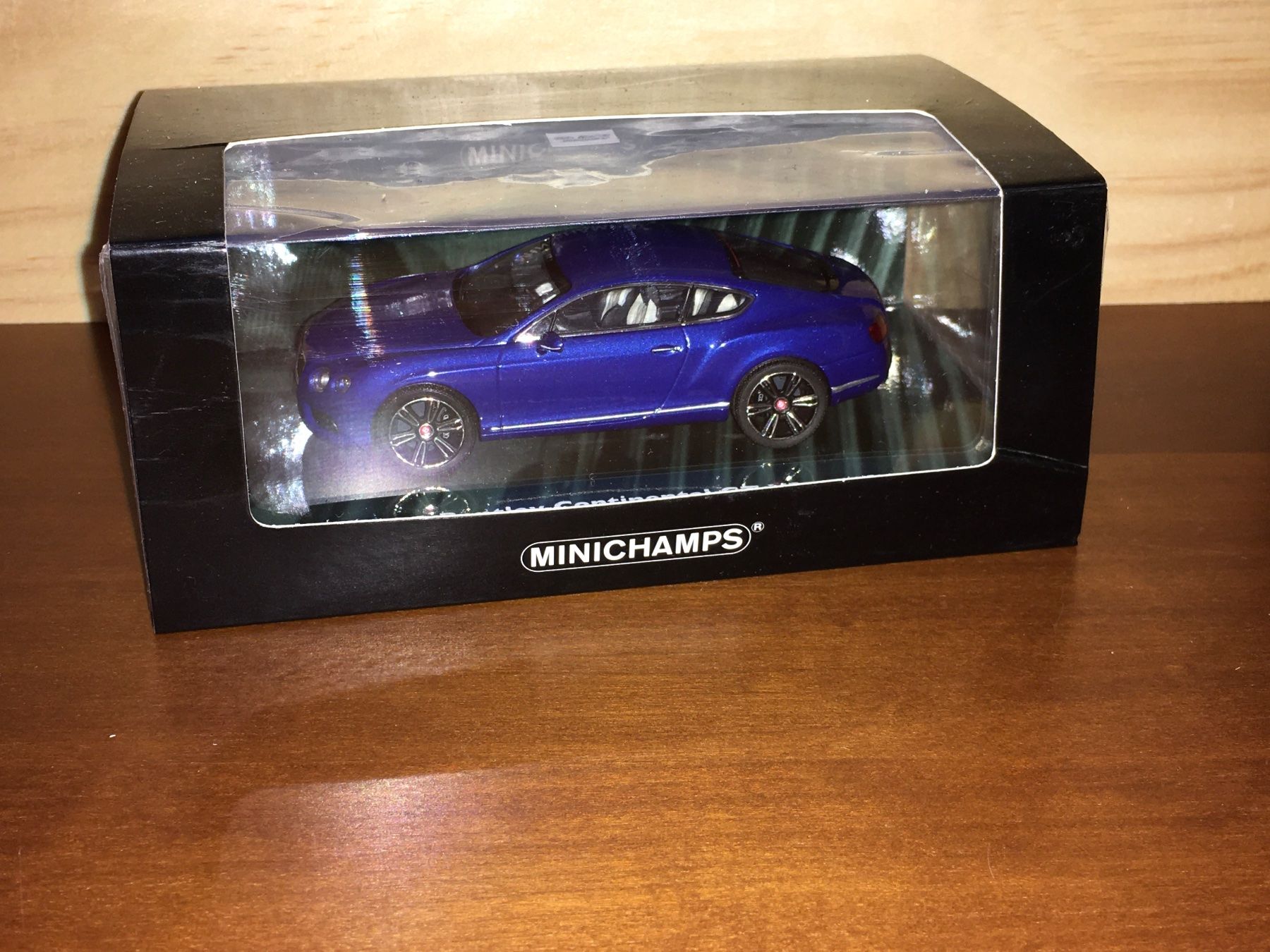 Bentley Modellautos: Bentley Continental GT V8 2011 - 1/43 – Neu (gemäss Beschreibung) aus Wohlen AG von PrivatSammlung